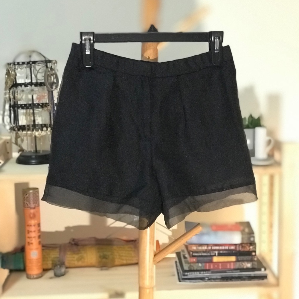 H&M Paris Black Crepe Shorts (6)